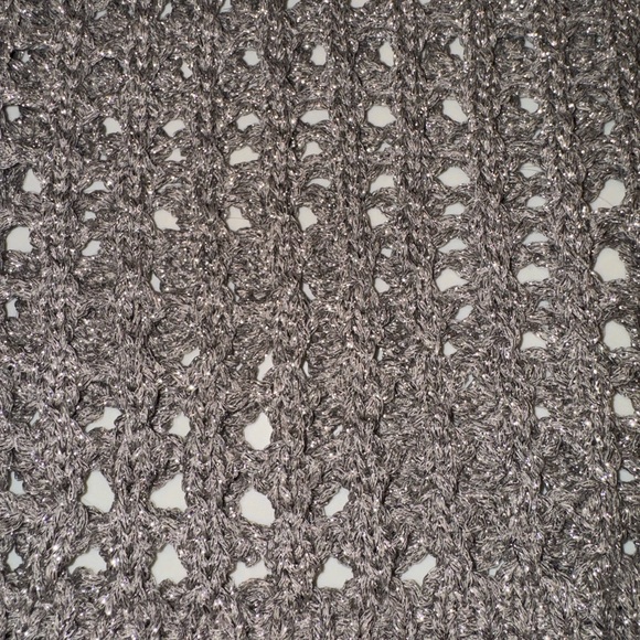 Beautiful metallic sweater - Picture 5 of 9
